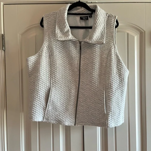 Onque Casuals Light Gray Quilted Vest - Picture 1 of 3
